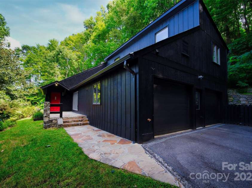 100 Ballantree Drive, Asheville, NC 28803.  MLS# CAR4277967, YatesRealty ID 25963. Two Car Garage and Stone Walkway to Front Door