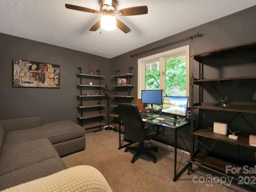 100 Ballantree Drive, Asheville, NC 28803.  MLS# CAR4277967, YatesRealty ID 25963. Upper Level Guest Bedroom
