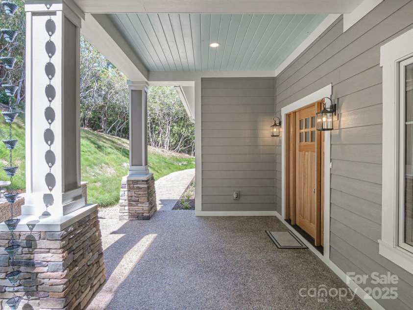 62 Sharp Road, Black Mountain, NC 28711.  MLS# CAR4277339, YatesRealty ID 25964. 