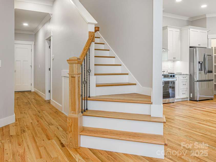 62 Sharp Road, Black Mountain, NC 28711.  MLS# CAR4277339, YatesRealty ID 25964. 