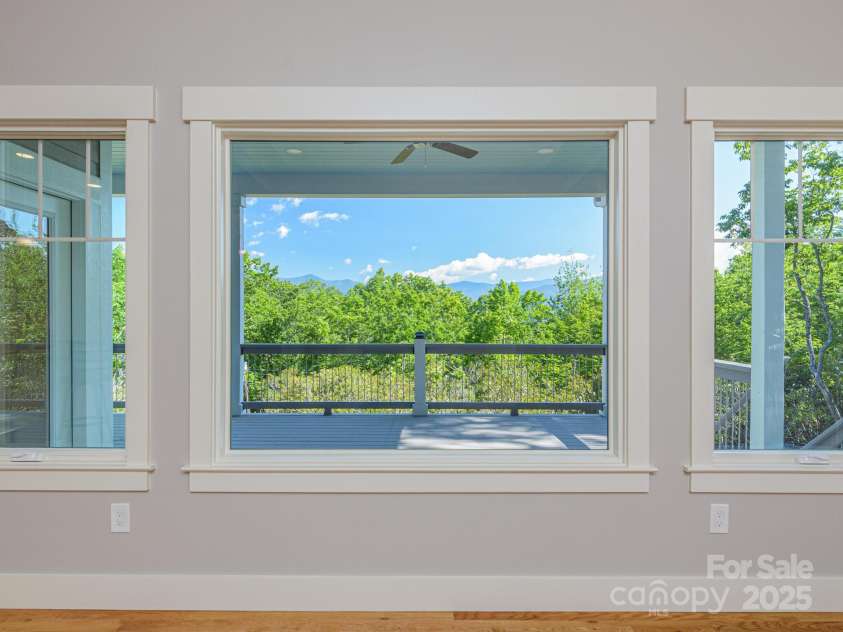 62 Sharp Road, Black Mountain, NC 28711.  MLS# CAR4277339, YatesRealty ID 25964. 