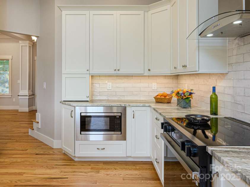 62 Sharp Road, Black Mountain, NC 28711.  MLS# CAR4277339, YatesRealty ID 25964. 