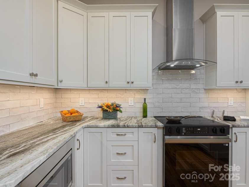 62 Sharp Road, Black Mountain, NC 28711.  MLS# CAR4277339, YatesRealty ID 25964. 