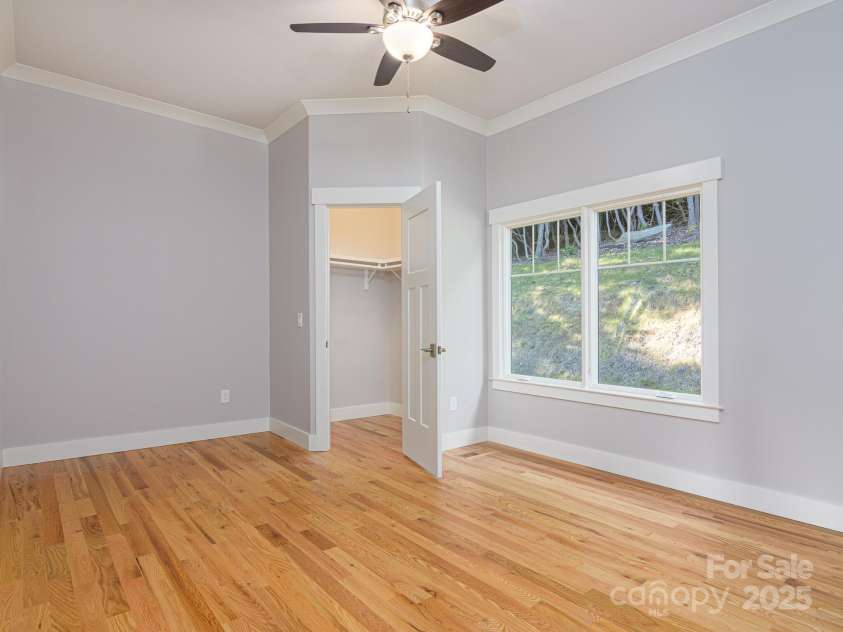 62 Sharp Road, Black Mountain, NC 28711.  MLS# CAR4277339, YatesRealty ID 25964. 