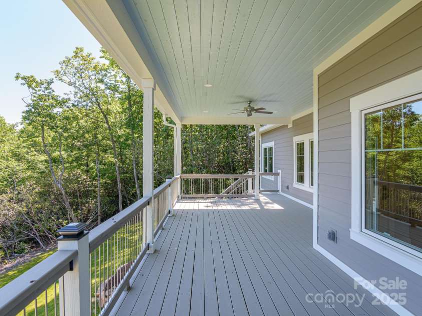 62 Sharp Road, Black Mountain, NC 28711.  MLS# CAR4277339, YatesRealty ID 25964. 