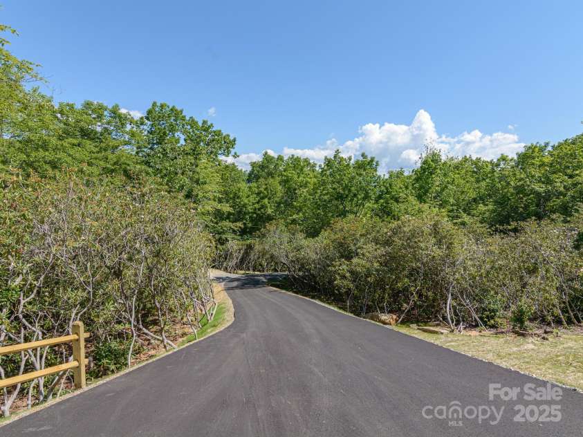 62 Sharp Road, Black Mountain, NC 28711.  MLS# CAR4277339, YatesRealty ID 25964. 