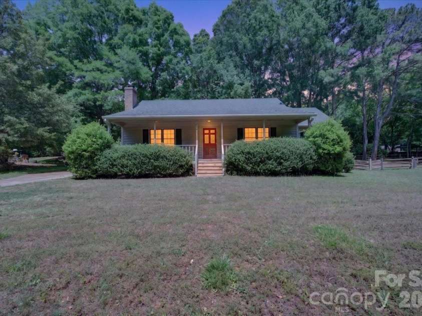 7615 Alexander Road, Charlotte, NC 28270.  MLS# CAR4375335, YatesRealty ID 25964. 
