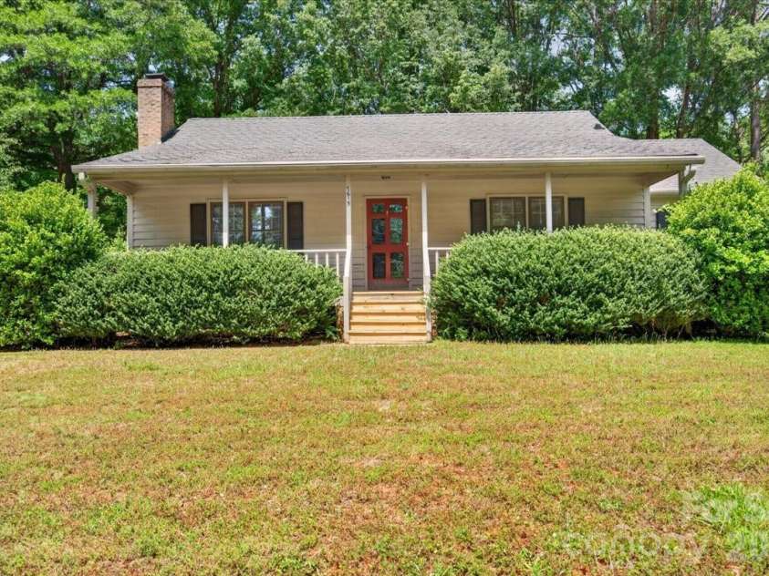 7615 Alexander Road, Charlotte, NC 28270.  MLS# CAR4375335, YatesRealty ID 25964. 