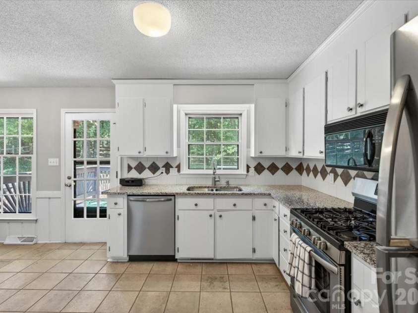 7615 Alexander Road, Charlotte, NC 28270.  MLS# CAR4375335, YatesRealty ID 25964. 