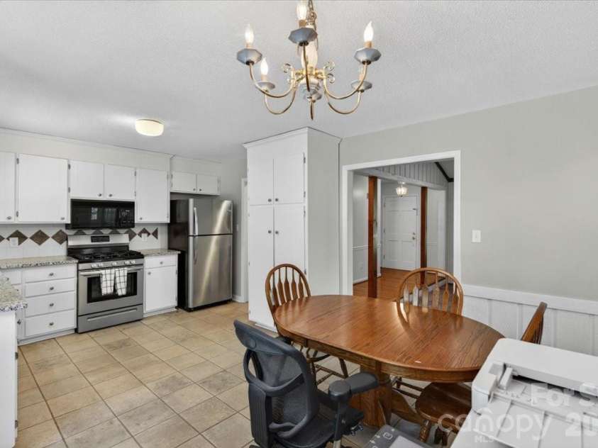 7615 Alexander Road, Charlotte, NC 28270.  MLS# CAR4375335, YatesRealty ID 25964. 