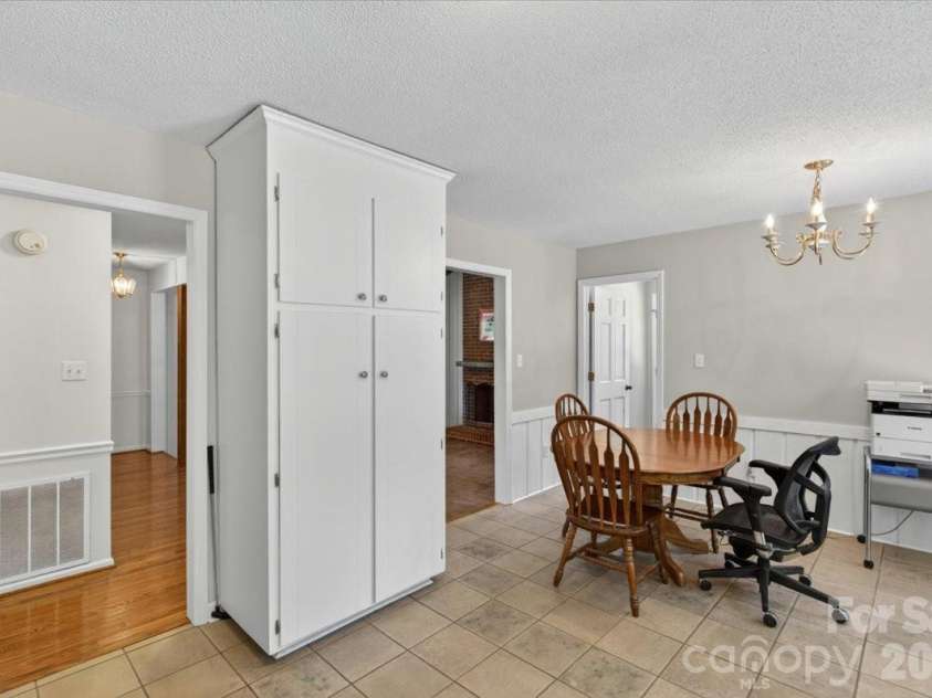 7615 Alexander Road, Charlotte, NC 28270.  MLS# CAR4375335, YatesRealty ID 25964. 