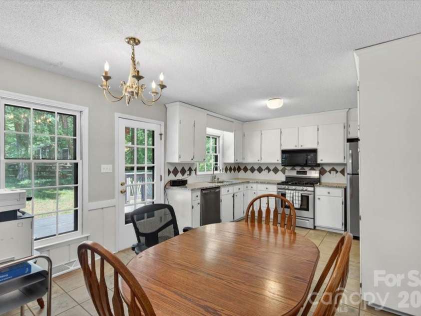 7615 Alexander Road, Charlotte, NC 28270.  MLS# CAR4375335, YatesRealty ID 25964. 
