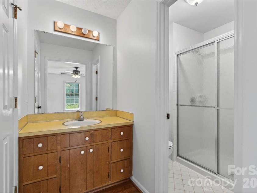 7615 Alexander Road, Charlotte, NC 28270.  MLS# CAR4375335, YatesRealty ID 25964. 
