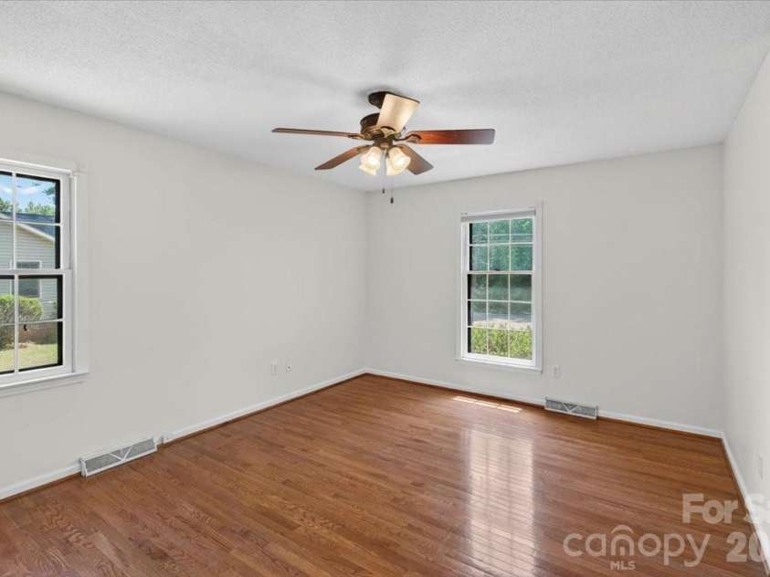 7615 Alexander Road, Charlotte, NC 28270.  MLS# CAR4375335, YatesRealty ID 25964. 