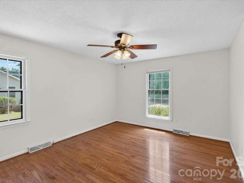 7615 Alexander Road, Charlotte, NC 28270.  MLS# CAR4375335, YatesRealty ID 25964. 
