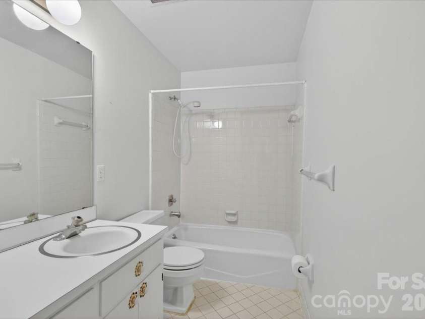 7615 Alexander Road, Charlotte, NC 28270.  MLS# CAR4375335, YatesRealty ID 25964. 
