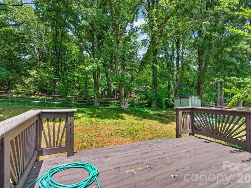 7615 Alexander Road, Charlotte, NC 28270.  MLS# CAR4375335, YatesRealty ID 25964. 