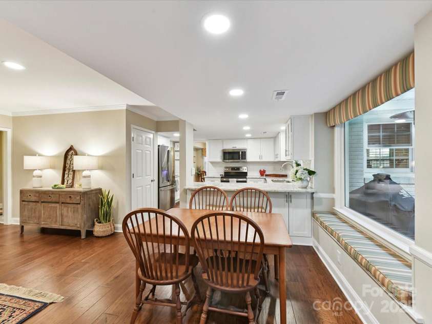 1123 Richard Barry Drive, Charlotte, NC 28270.  MLS# CAR4279129, YatesRealty ID 25965. 