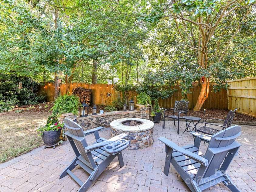 1123 Richard Barry Drive, Charlotte, NC 28270.  MLS# CAR4279129, YatesRealty ID 25965. 