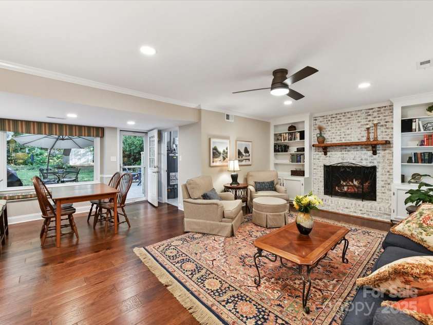 1123 Richard Barry Drive, Charlotte, NC 28270.  MLS# CAR4279129, YatesRealty ID 25965. Den and breakfast area