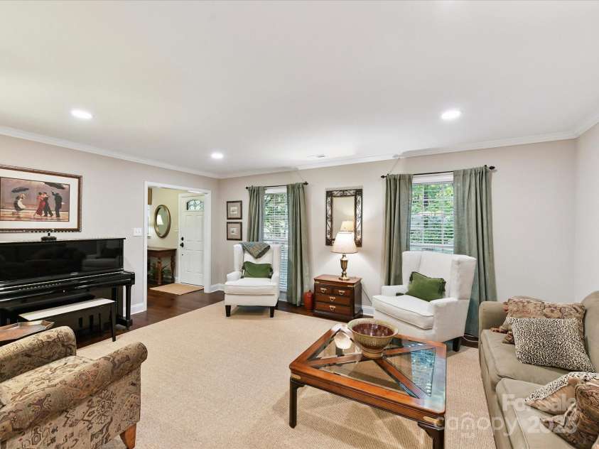 1123 Richard Barry Drive, Charlotte, NC 28270.  MLS# CAR4279129, YatesRealty ID 25965. Formal Living Room