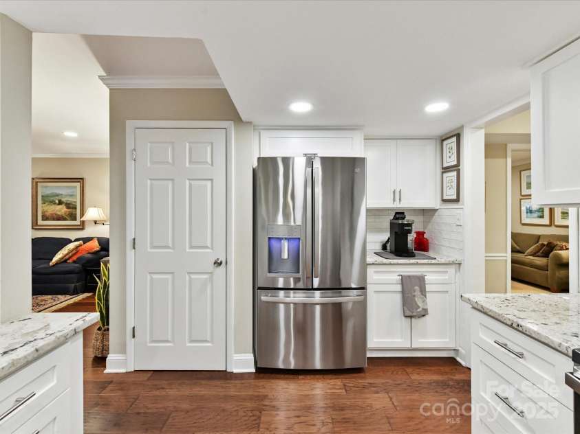 1123 Richard Barry Drive, Charlotte, NC 28270.  MLS# CAR4279129, YatesRealty ID 25965. French drawer refrigerator and pantry