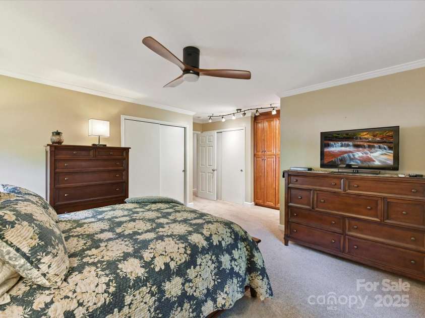 1123 Richard Barry Drive, Charlotte, NC 28270.  MLS# CAR4279129, YatesRealty ID 25965. Primary Bedroom