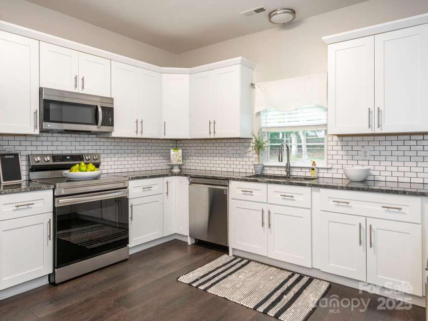 3626 Cole Mill Road, Charlotte, NC 28270.  MLS# CAR4255155, YatesRealty ID 25966. 