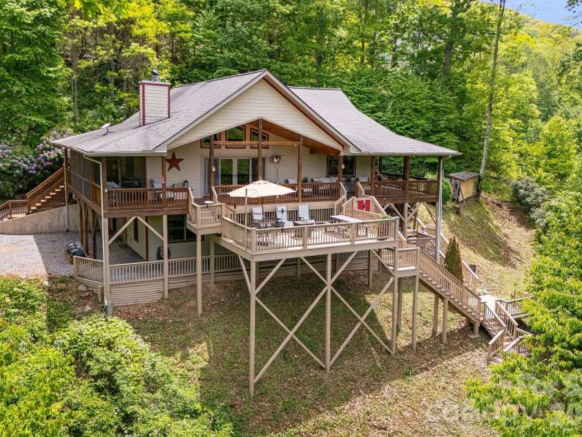 642 Scenic View Road, Maggie Valley, NC 28751.  MLS# CAR4385693, YatesRealty ID 25966. 