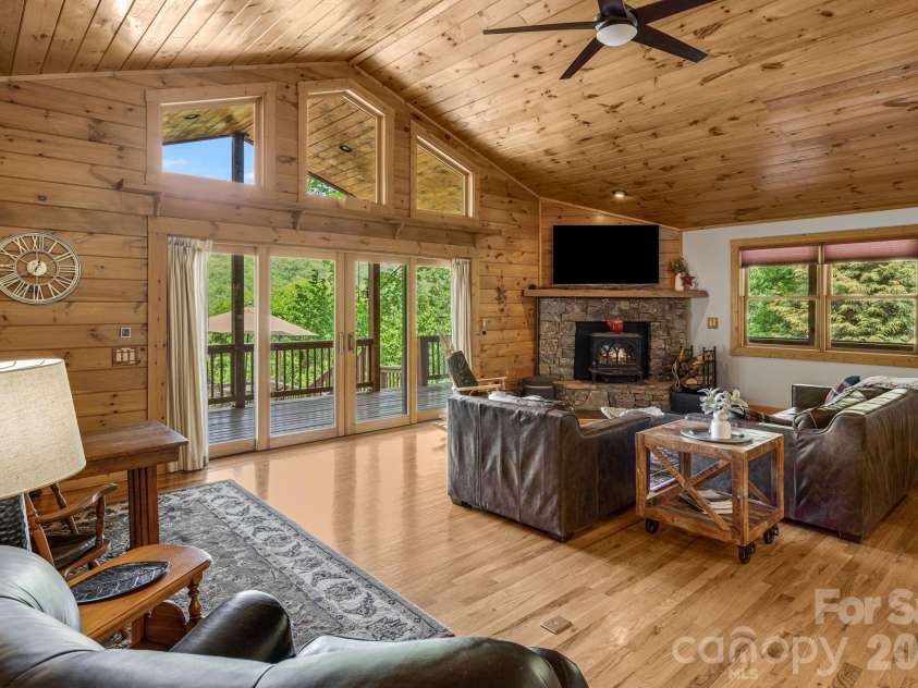 642 Scenic View Road, Maggie Valley, NC 28751.  MLS# CAR4385693, YatesRealty ID 25966. 