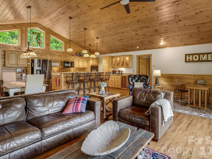 642 Scenic View Road, Maggie Valley, NC 28751.  MLS# CAR4385693, YatesRealty ID 25966. 