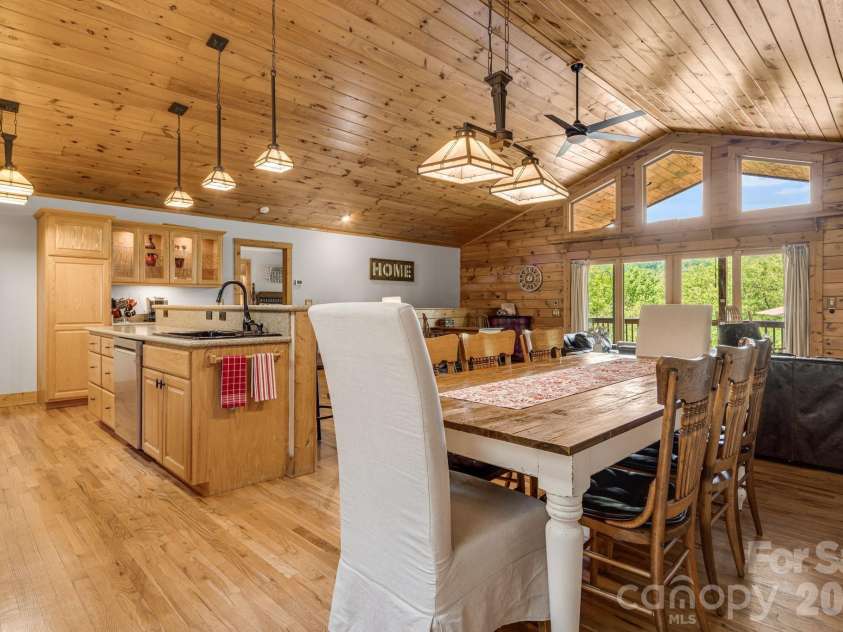 642 Scenic View Road, Maggie Valley, NC 28751.  MLS# CAR4385693, YatesRealty ID 25966. 