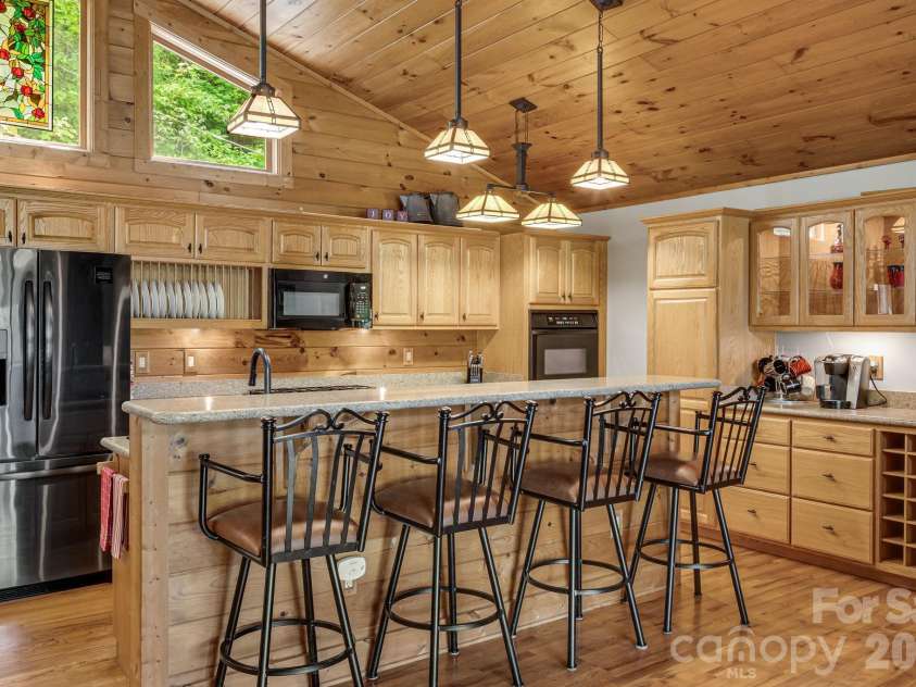 642 Scenic View Road, Maggie Valley, NC 28751.  MLS# CAR4385693, YatesRealty ID 25966. 