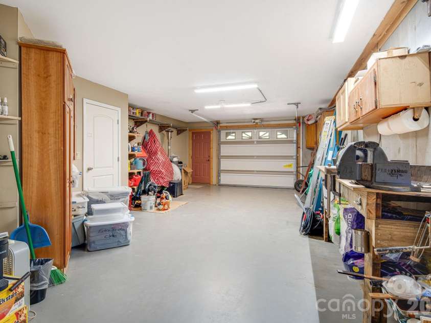 642 Scenic View Road, Maggie Valley, NC 28751.  MLS# CAR4385693, YatesRealty ID 25966. 