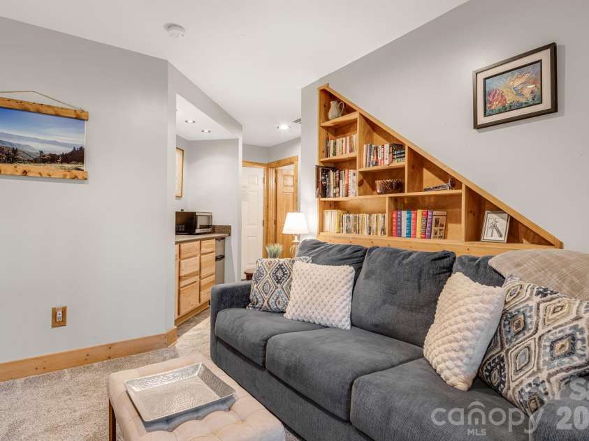 642 Scenic View Road, Maggie Valley, NC 28751.  MLS# CAR4385693, YatesRealty ID 25966. 