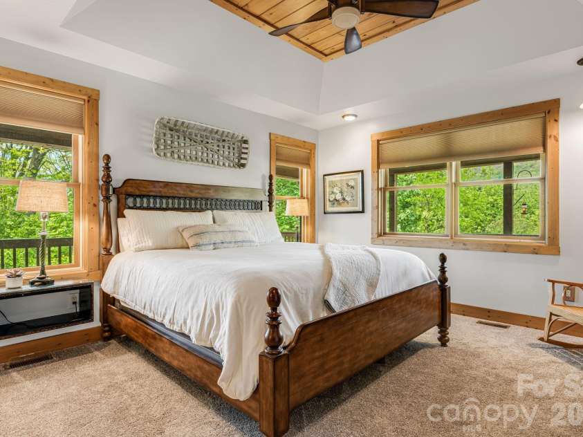 642 Scenic View Road, Maggie Valley, NC 28751.  MLS# CAR4385693, YatesRealty ID 25966. 