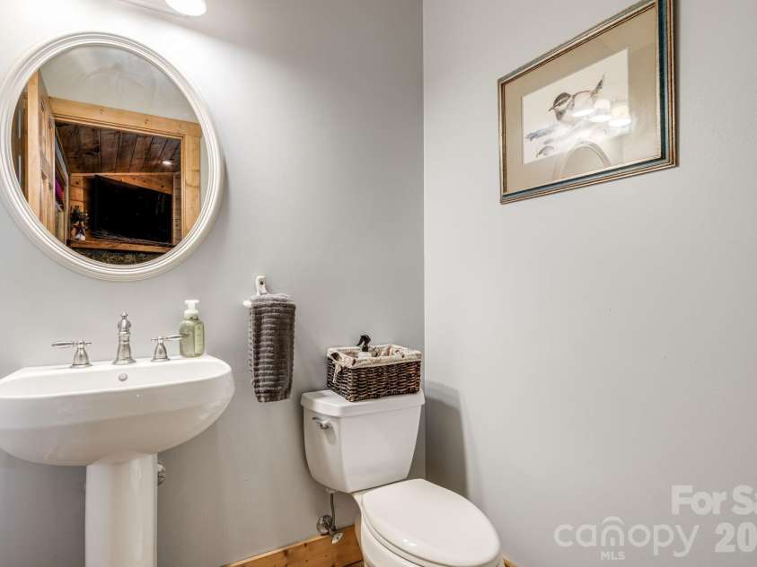642 Scenic View Road, Maggie Valley, NC 28751.  MLS# CAR4385693, YatesRealty ID 25966. 