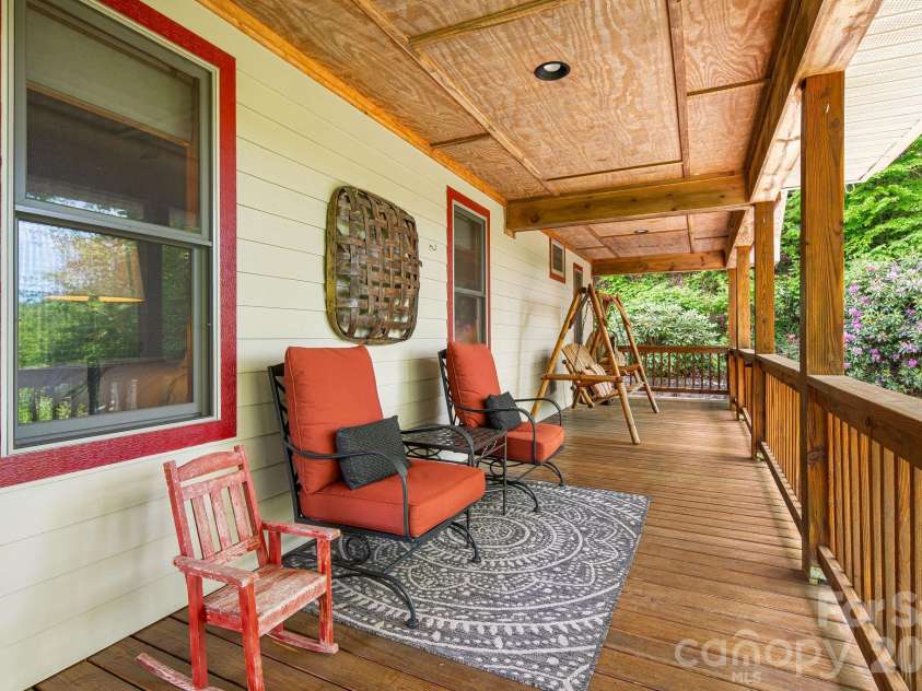 642 Scenic View Road, Maggie Valley, NC 28751.  MLS# CAR4385693, YatesRealty ID 25966. 