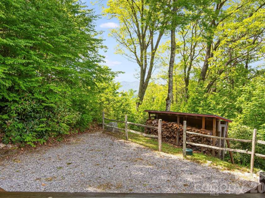 642 Scenic View Road, Maggie Valley, NC 28751.  MLS# CAR4385693, YatesRealty ID 25966. 