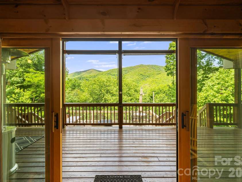 642 Scenic View Road, Maggie Valley, NC 28751.  MLS# CAR4385693, YatesRealty ID 25966. 