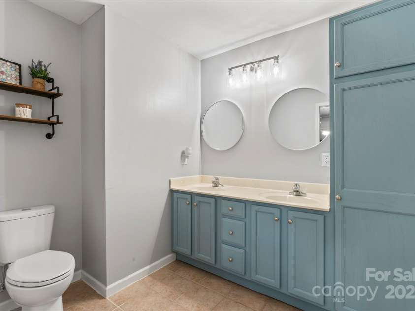 110 Bost Circle, Rockwell, NC 28138.  MLS# CAR4278101, YatesRealty ID 25967. En-suite bathroom