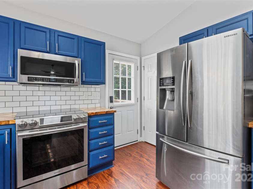 110 Bost Circle, Rockwell, NC 28138.  MLS# CAR4278101, YatesRealty ID 25967. Stainless appliances