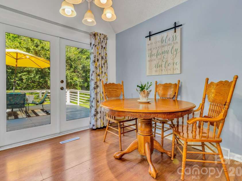 5 Fairway Drive, Arden, NC 28704.  MLS# CAR4332981, YatesRealty ID 25968. 