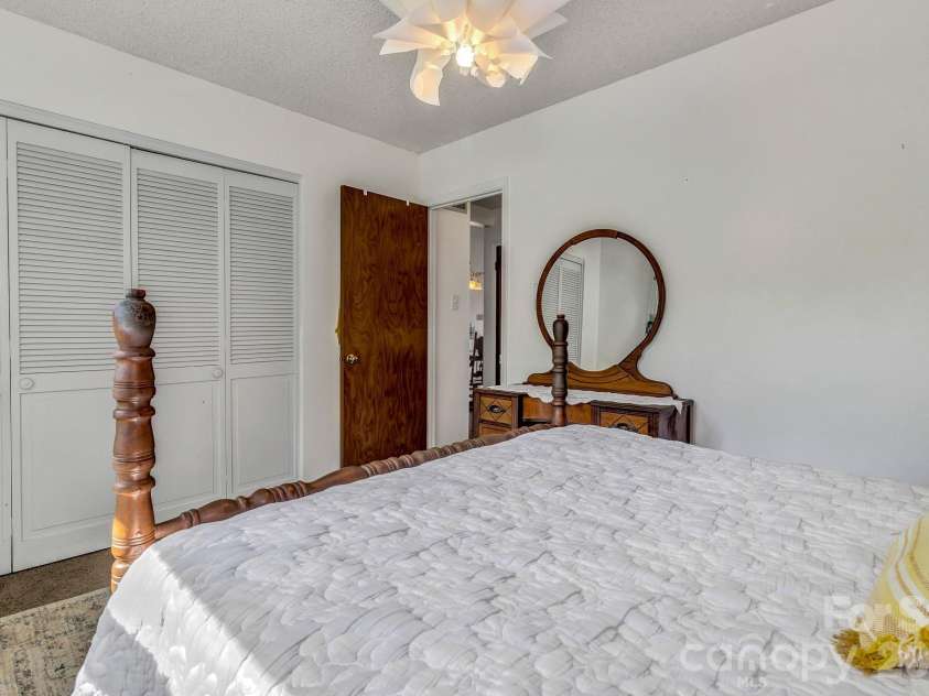 5 Fairway Drive, Arden, NC 28704.  MLS# CAR4332981, YatesRealty ID 25968. 