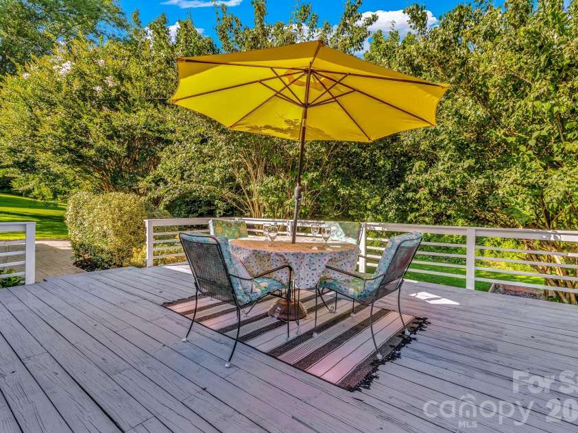 5 Fairway Drive, Arden, NC 28704.  MLS# CAR4332981, YatesRealty ID 25968. 