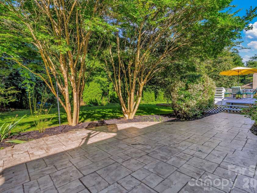 5 Fairway Drive, Arden, NC 28704.  MLS# CAR4332981, YatesRealty ID 25968. 