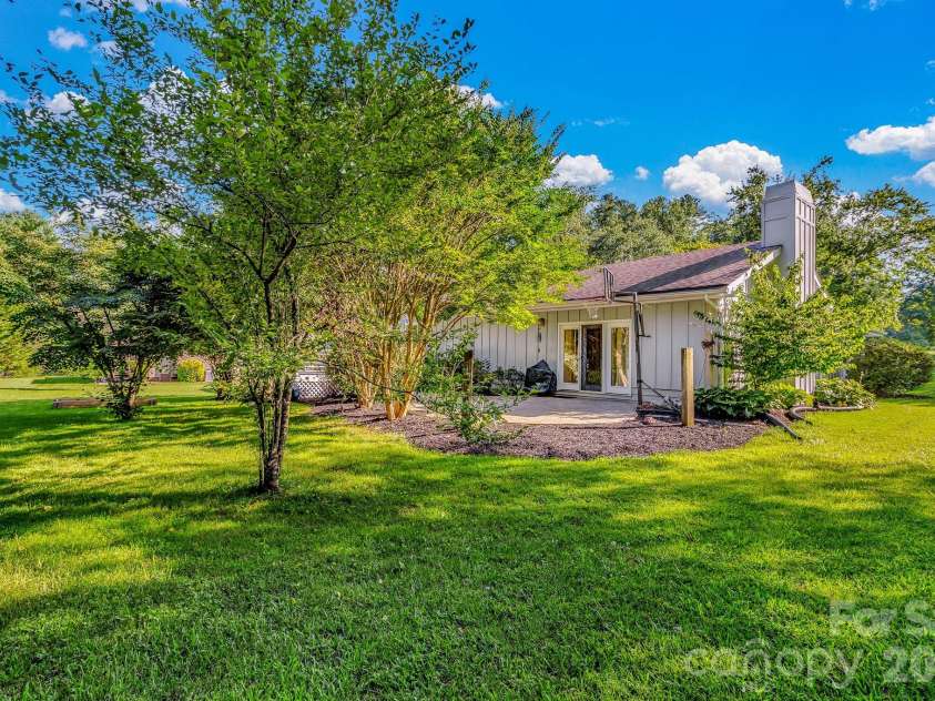5 Fairway Drive, Arden, NC 28704.  MLS# CAR4332981, YatesRealty ID 25968. 