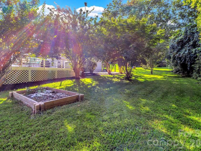 5 Fairway Drive, Arden, NC 28704.  MLS# CAR4332981, YatesRealty ID 25968. 