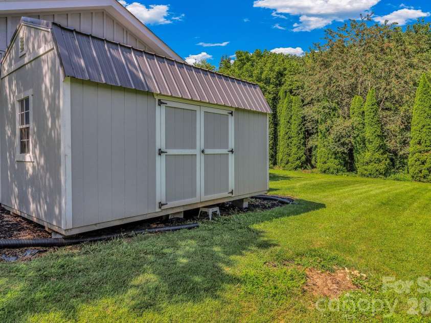 5 Fairway Drive, Arden, NC 28704.  MLS# CAR4332981, YatesRealty ID 25968. 