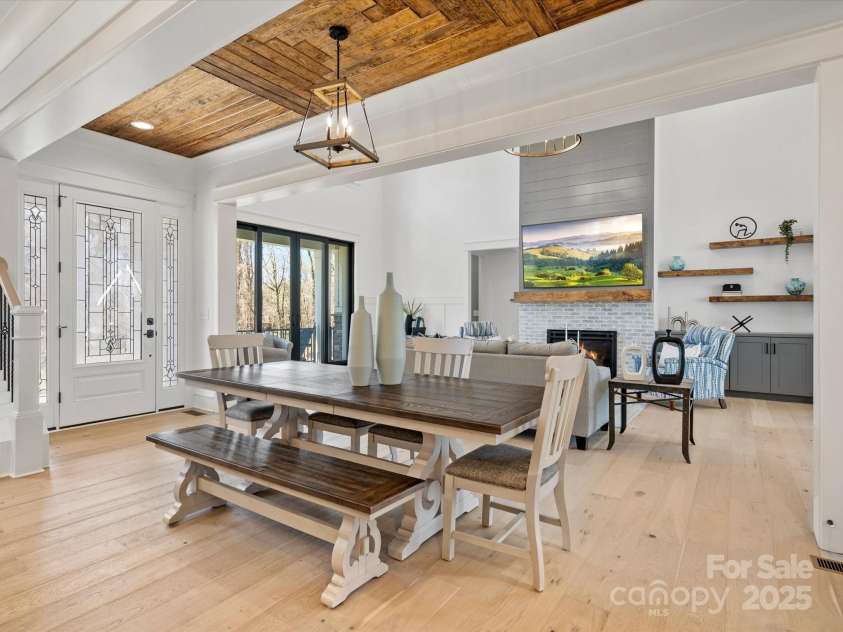 9614 Beatties Ford Road, Huntersville, NC 28078.  MLS# CAR4230997, YatesRealty ID 25968. 